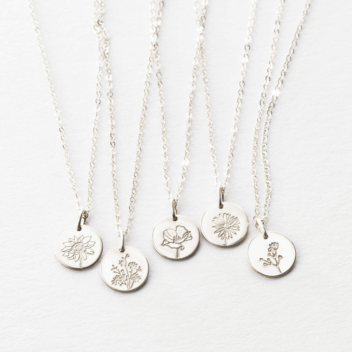 گردنبند نقره حکاکی گل 