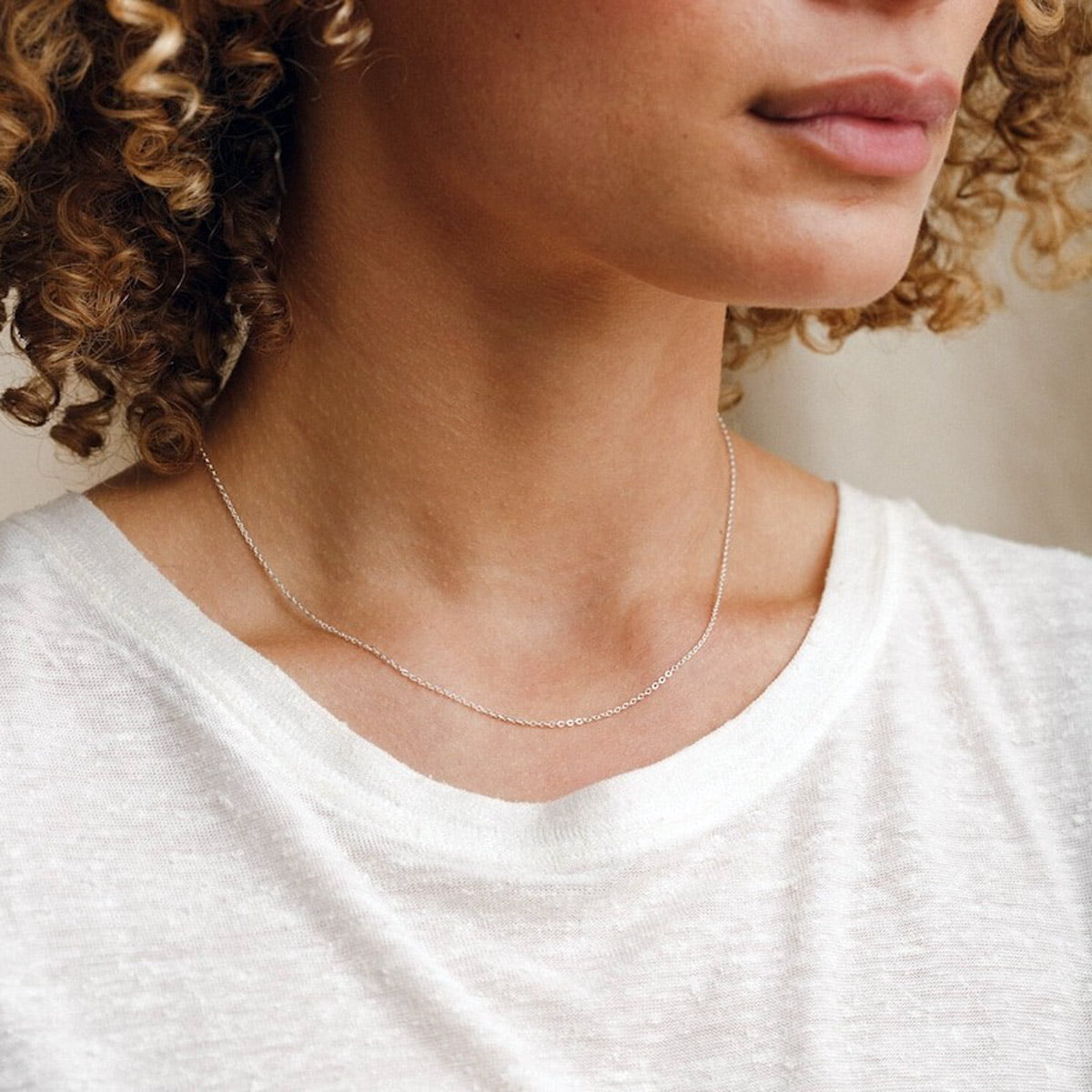 گردنبند نقره مینمال زنانه مناسب هدیه روز مادر