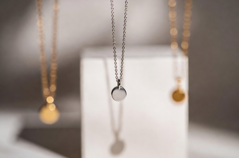 بررسی مقایسه طلا و نقره برای هدیه دادن | کدام انتخاب هوشمندانه‌تر است؟